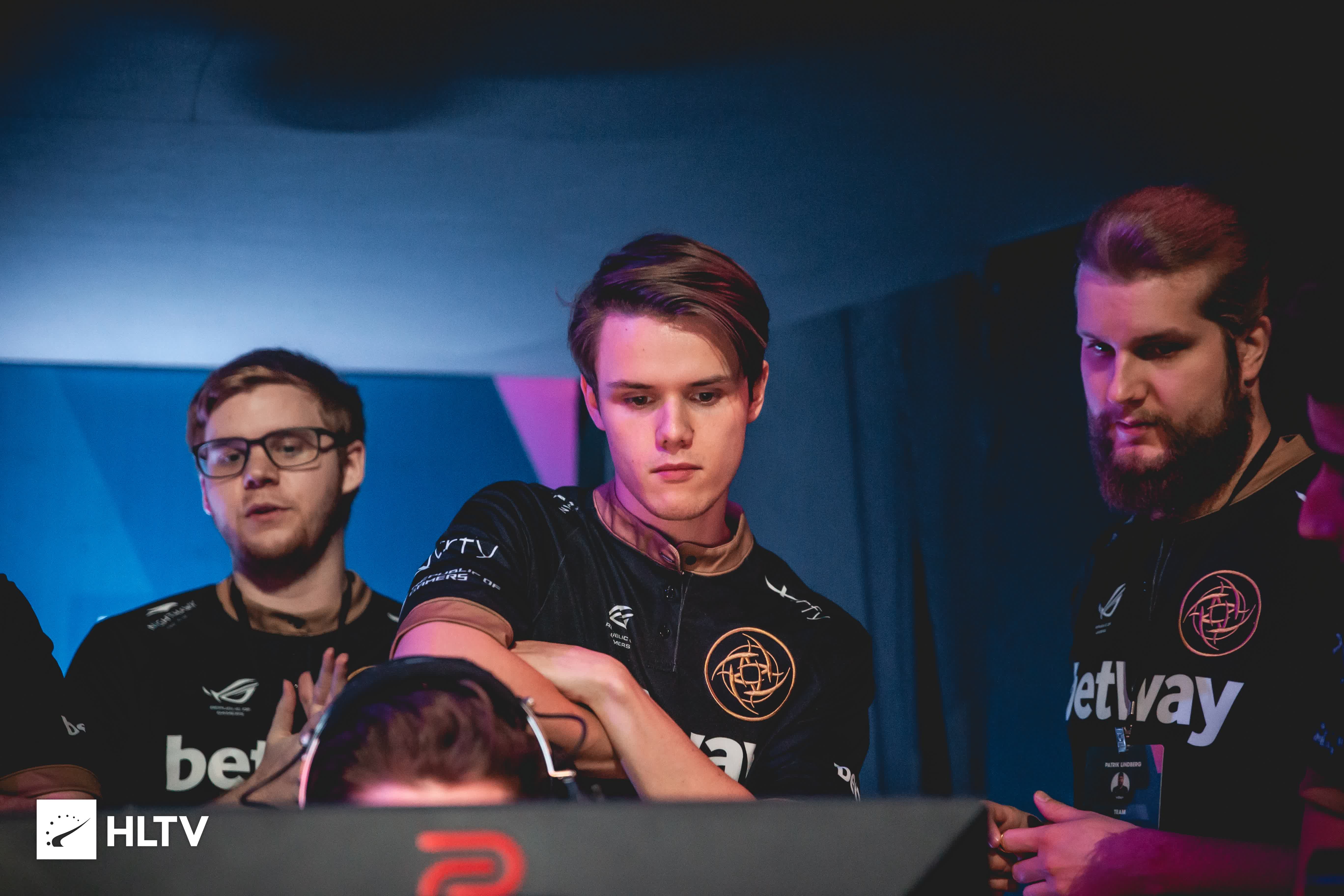 根据此前分 根据此前分