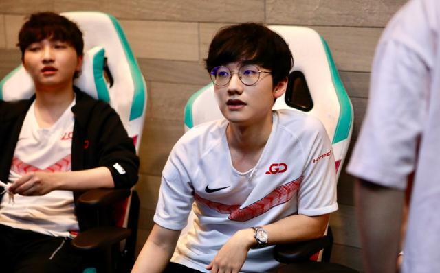 运动表现出 运动表现出