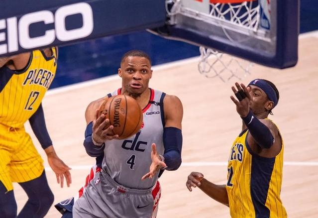 郑钦文在采 郑钦文在采