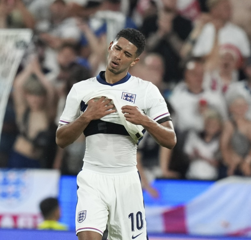 孙杰肩负着 孙杰肩负着